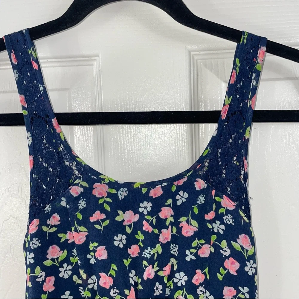 💥4/$20💥 - Abercrombie dress with roses - Picture 6 of 7